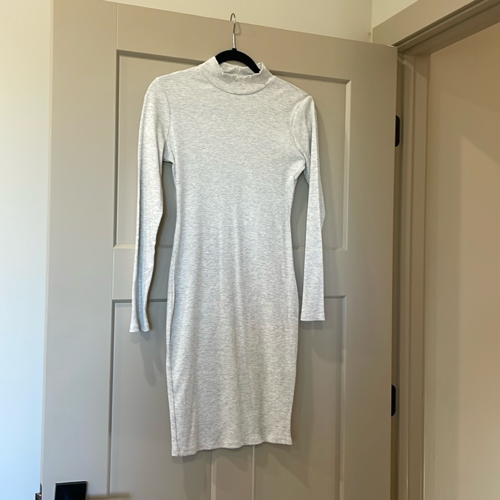 Grey ribbed mock neck dreS
